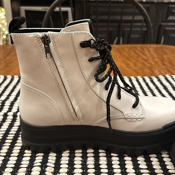 UGG women’s SIDNEE WHITE WATERPROOF LEATHER COMBAT SHORT BOOTS - Picture 7 of 16